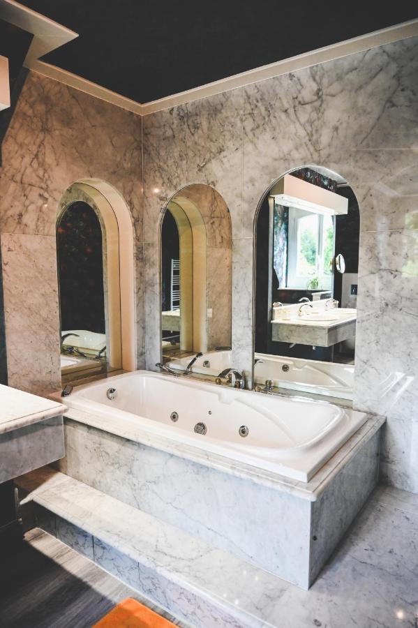 Bed and Breakfast La Fontaine Dort Tessy-sur-Vire Exterior foto